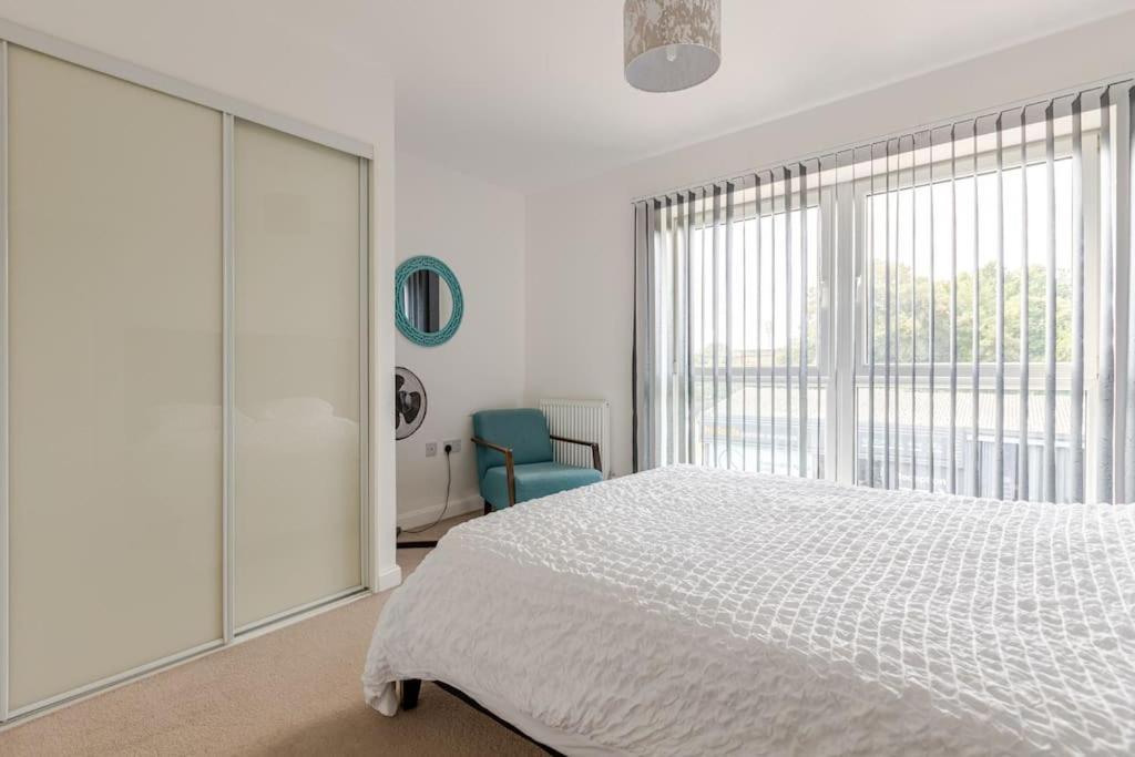 Stylish Station Apartment In Rochester With Free Parking Wainscot Екстериор снимка